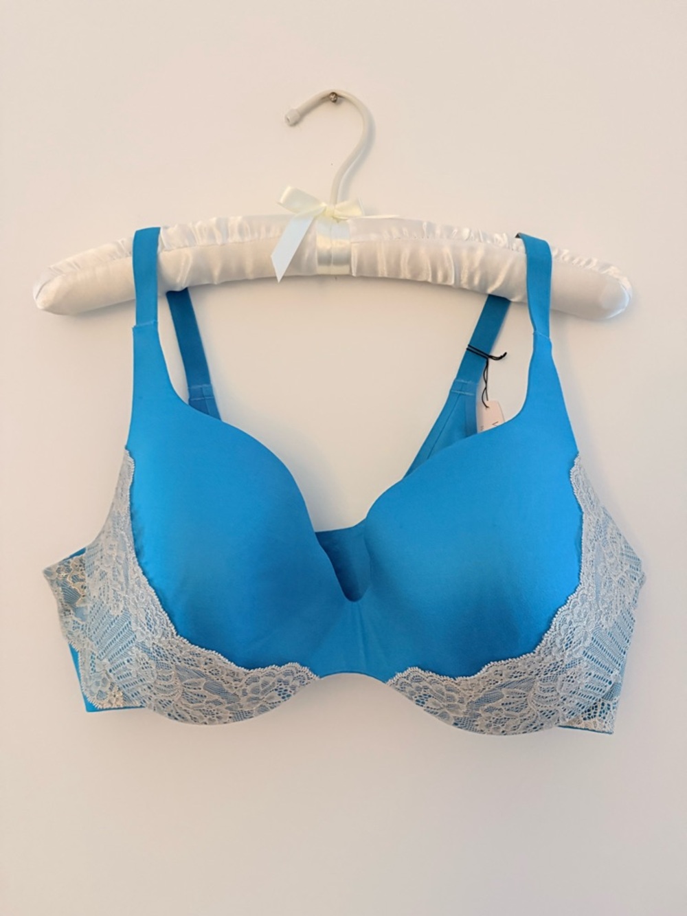 Victoria’s Secret Blue Lace-Trim T-Shirt Bra